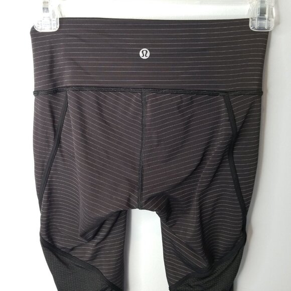lululemon conduit crop black stripe low rise  leggings size 4 - Picture 7 of 7